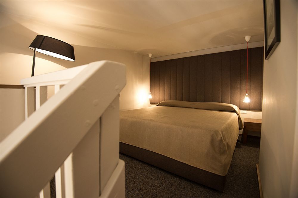 Assunta Domus Hotel โรม ภายนอก รูปภาพ